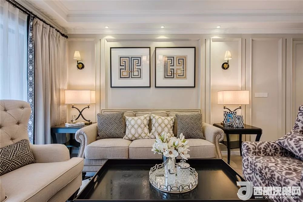 沙發(fā)背景墻選對(duì)裝飾畫，才能美了整個(gè)客廳空間！