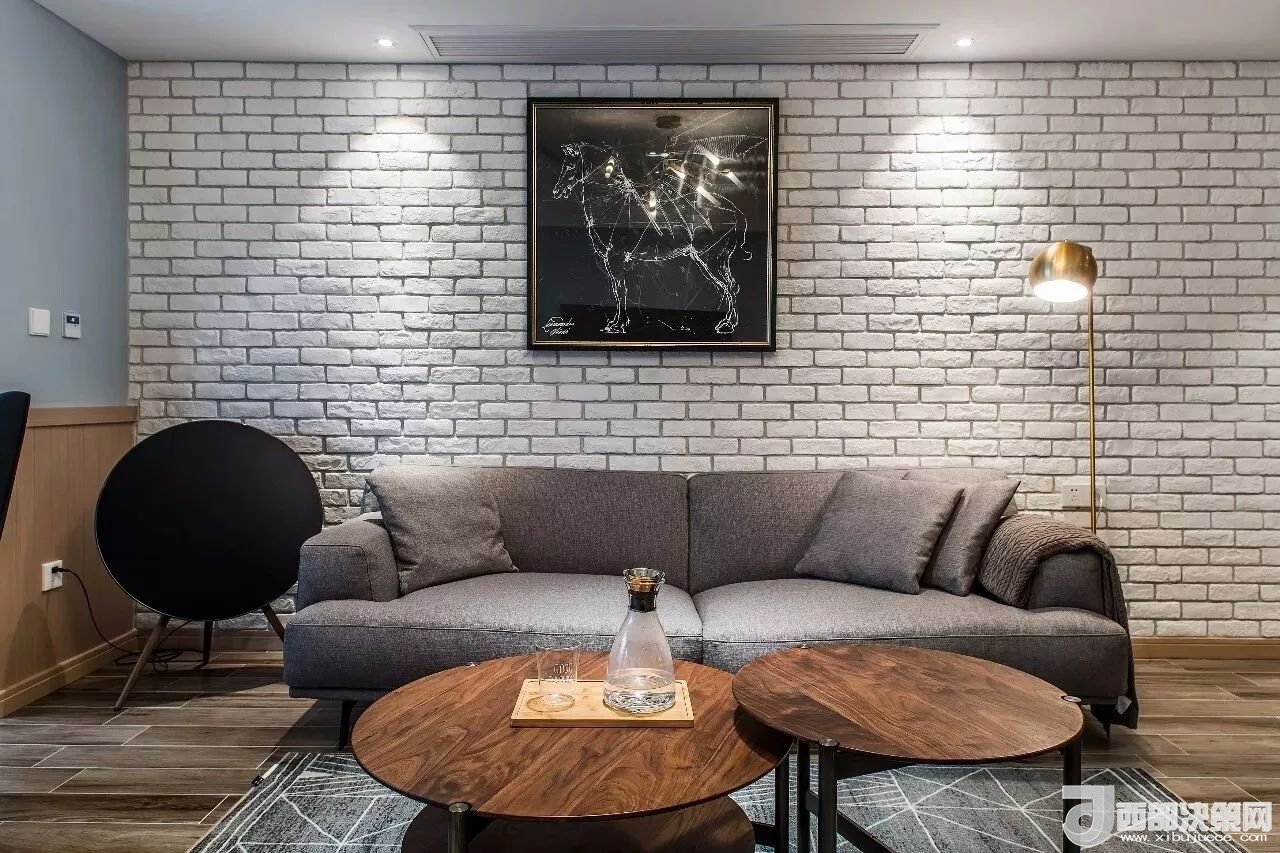 沙發(fā)背景墻選對(duì)裝飾畫，才能美了整個(gè)客廳空間！