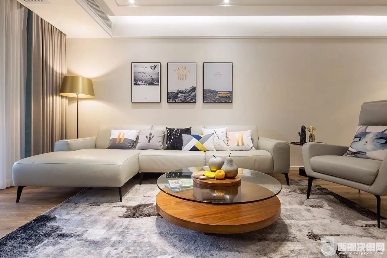 沙發(fā)背景墻選對(duì)裝飾畫，才能美了整個(gè)客廳空間！