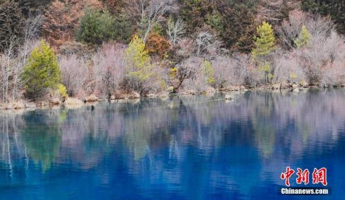  九寨溝資料圖。安源 攝