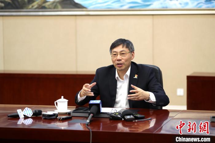 近日，全國人大代表、浪潮集團董事長兼CEO孫丕恕接受媒體采訪。浪潮集圖供圖