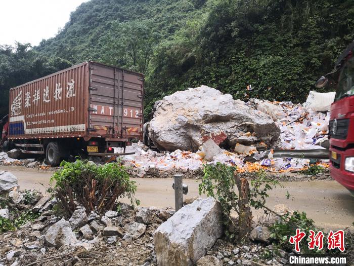 事故現(xiàn)場(chǎng)?！↑S鵬 攝