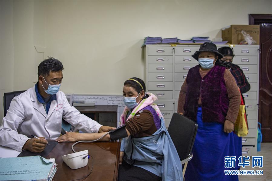 （新華全媒頭條·走向我們的小康生活·圖文互動(dòng)）（6）扎西德勒，我們的新家園——西藏易地扶貧搬遷搬出幸福美好新生活