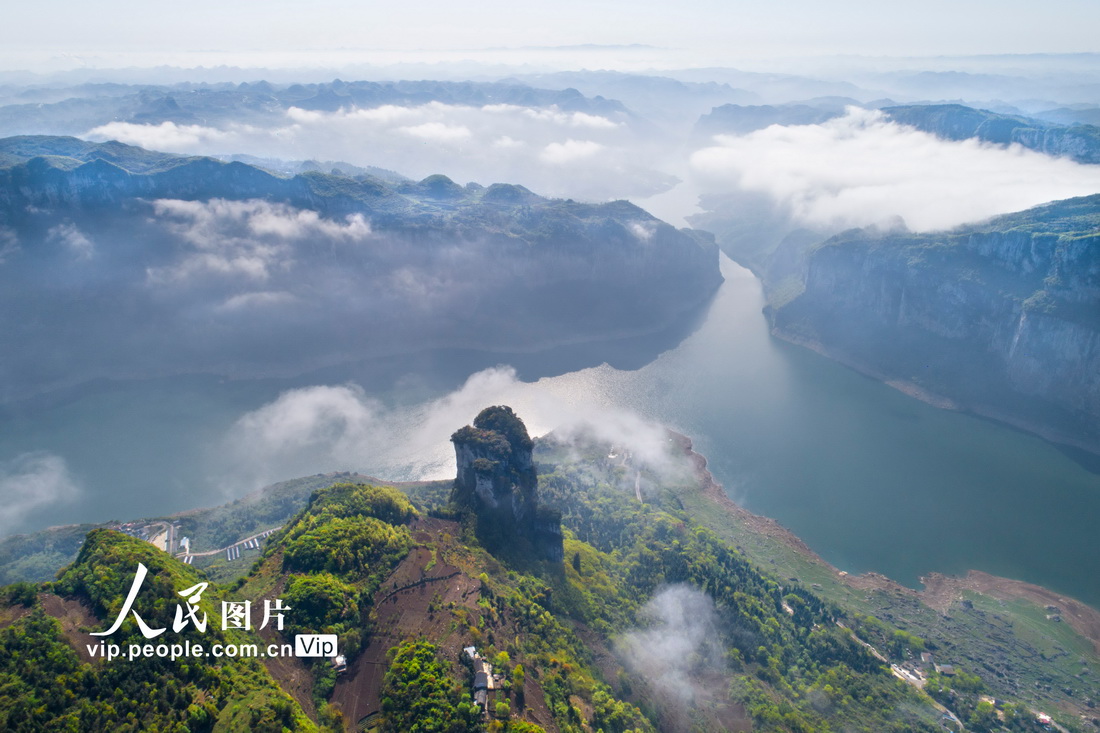 2022年4月3日拍攝的貴州省黔西市新仁苗族鄉(xiāng)境內的烏江一級支流六沖河。