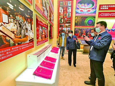 感悟奮斗歷程 積蓄?yuàn)^進(jìn)力量 感悟奮斗歷程 積蓄?yuàn)^進(jìn)力量